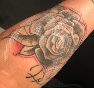 Voorbeeld insmeren te natte huid met een crème. 